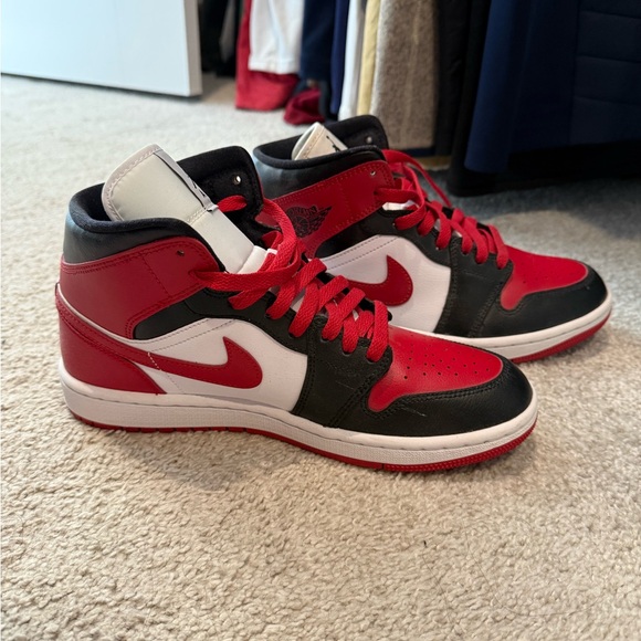 ❤️Great Used Condition - Worn Once! Nike Air Jordan Mids - Picture 2 of 8